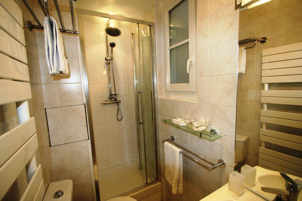 Parisinteriorsrentals - Beautiful Le Marais Notre Dame Appartement Exteriör bild
