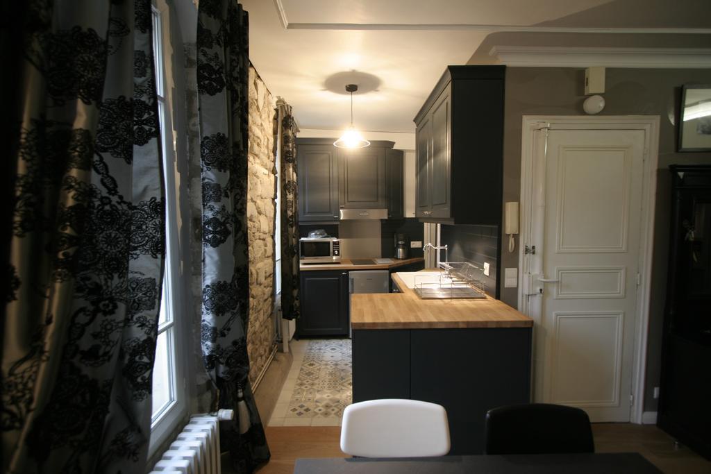 Parisinteriorsrentals - Beautiful Le Marais Notre Dame Appartement Exteriör bild
